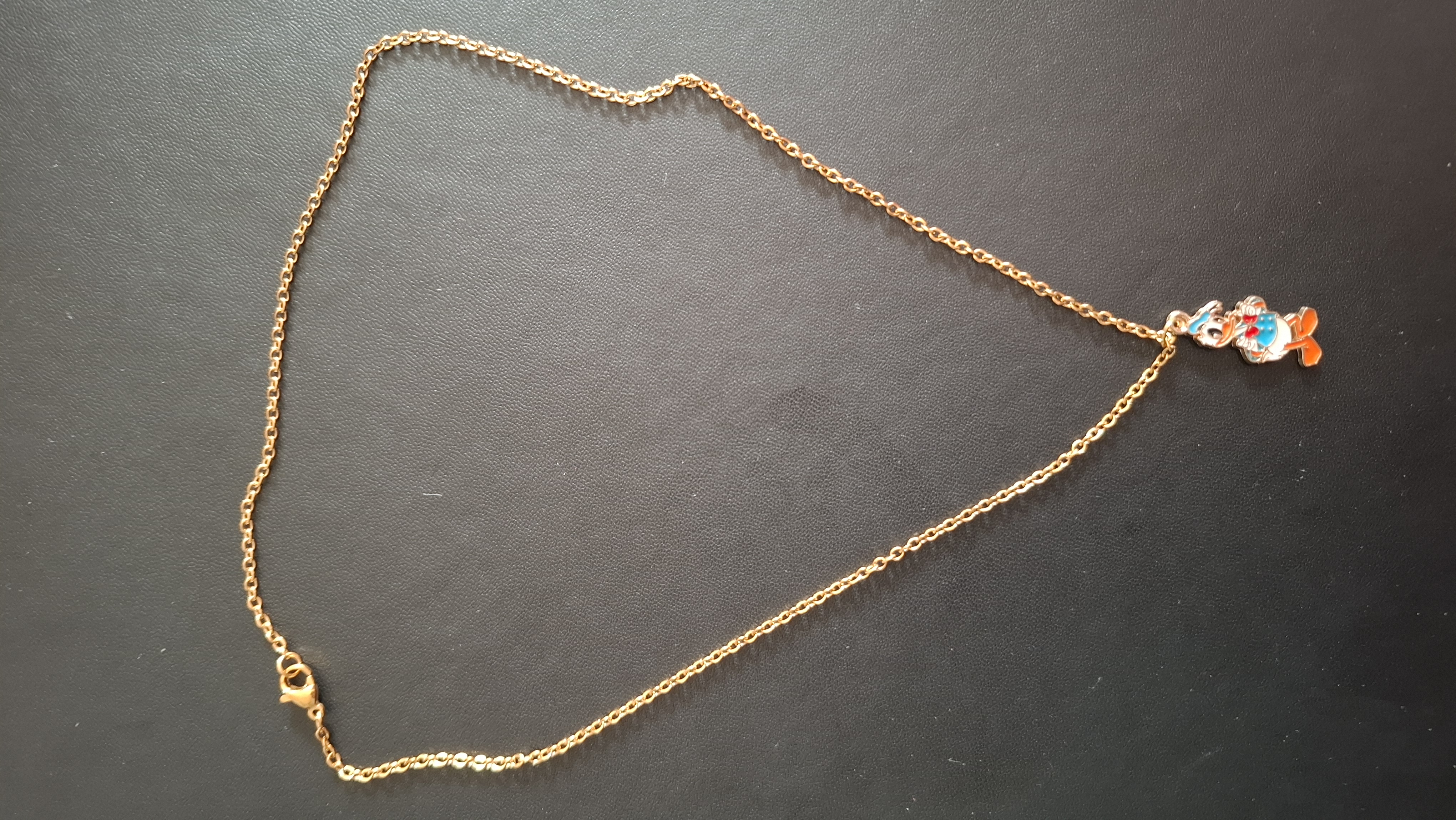 ketting in gouden kleur met Donald Duck