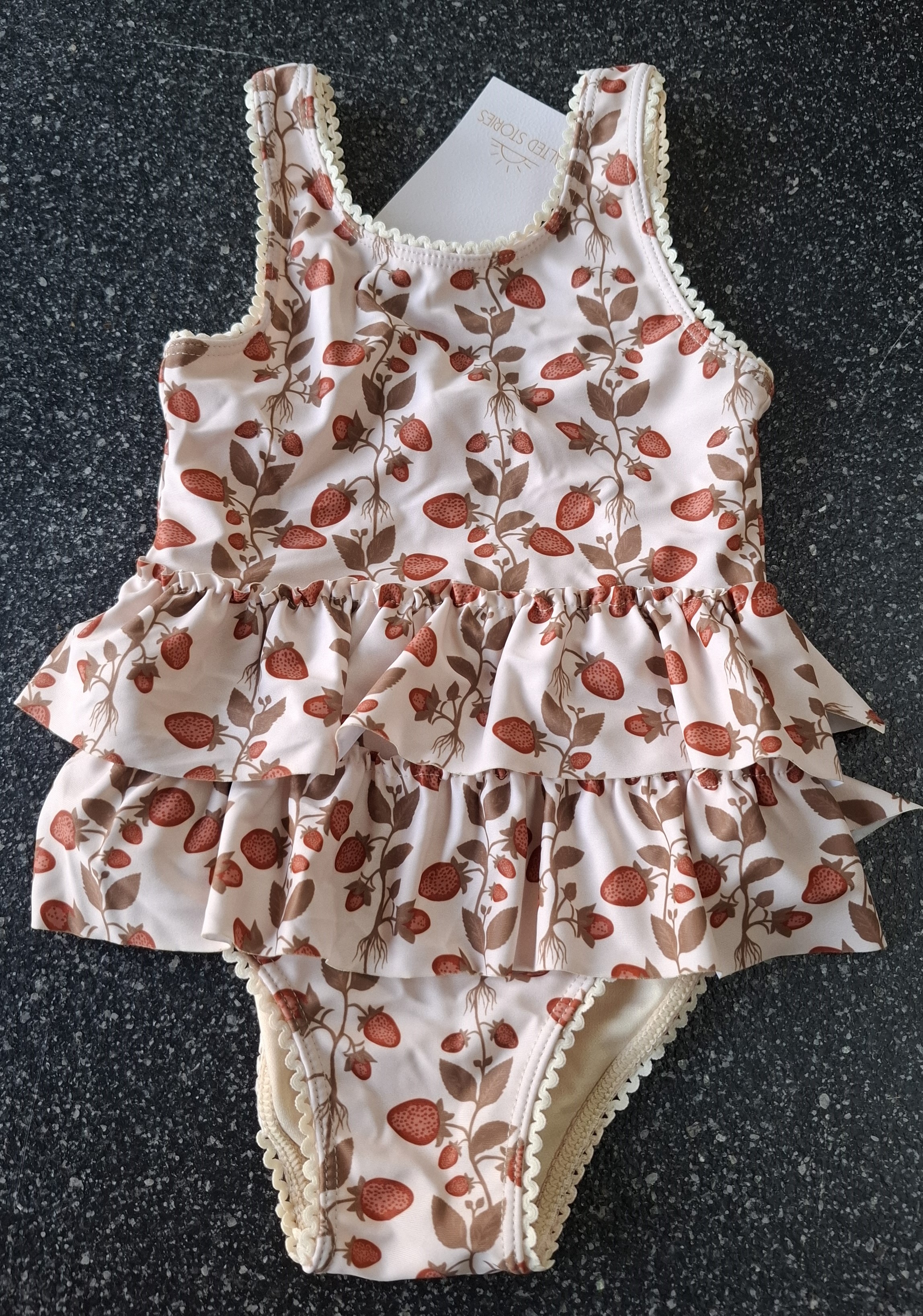 Salted Stories | badpak | strawberry | 86/92