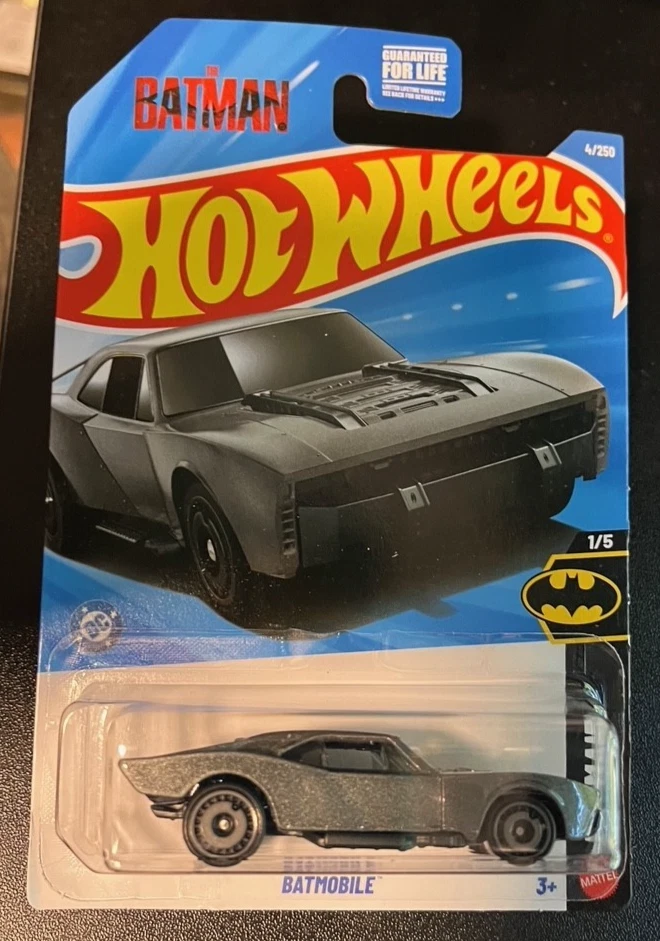 Hot Wheels Batmobile JJH83