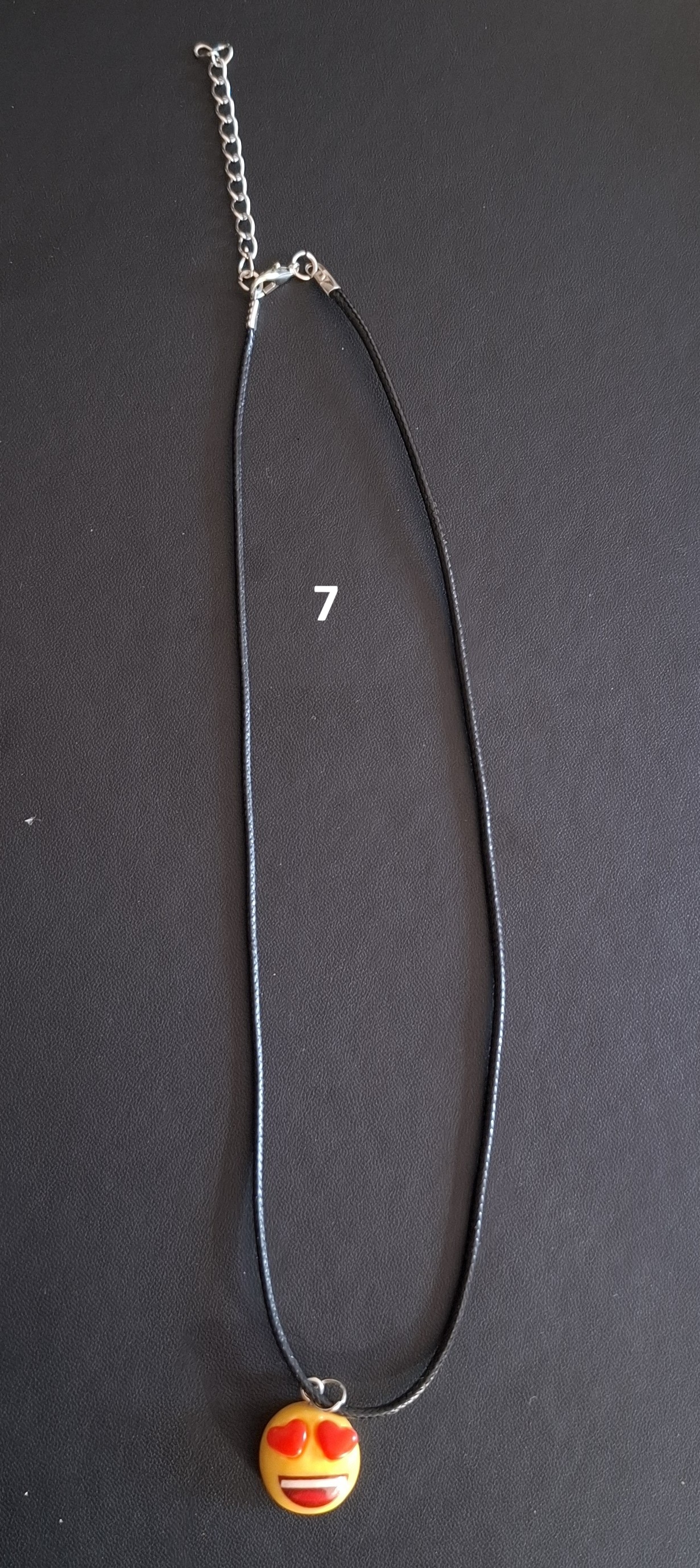 zwarte kunststof ketting gele smiley nr 7