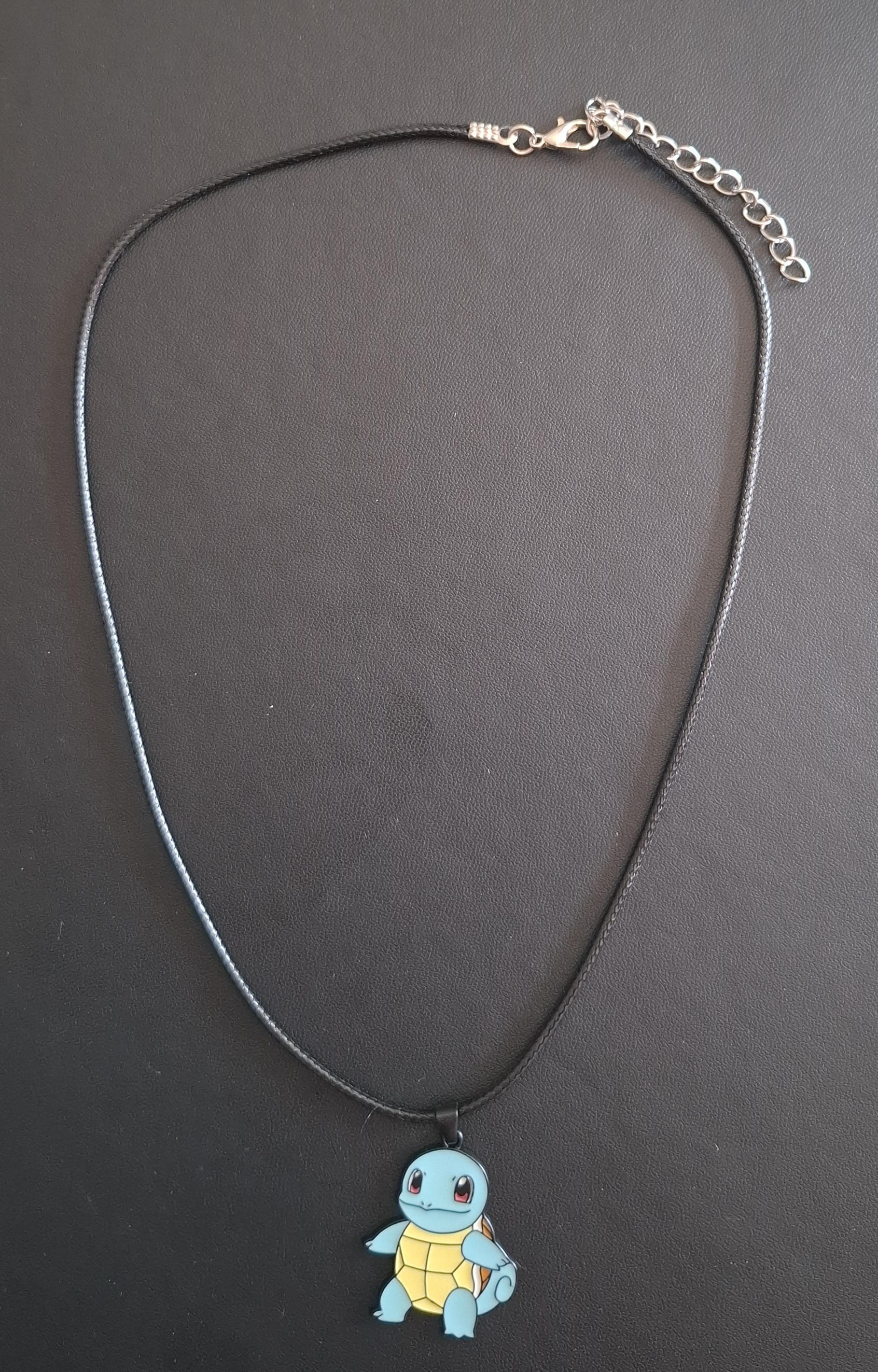 zwarte kunststof ketting met Squirtle