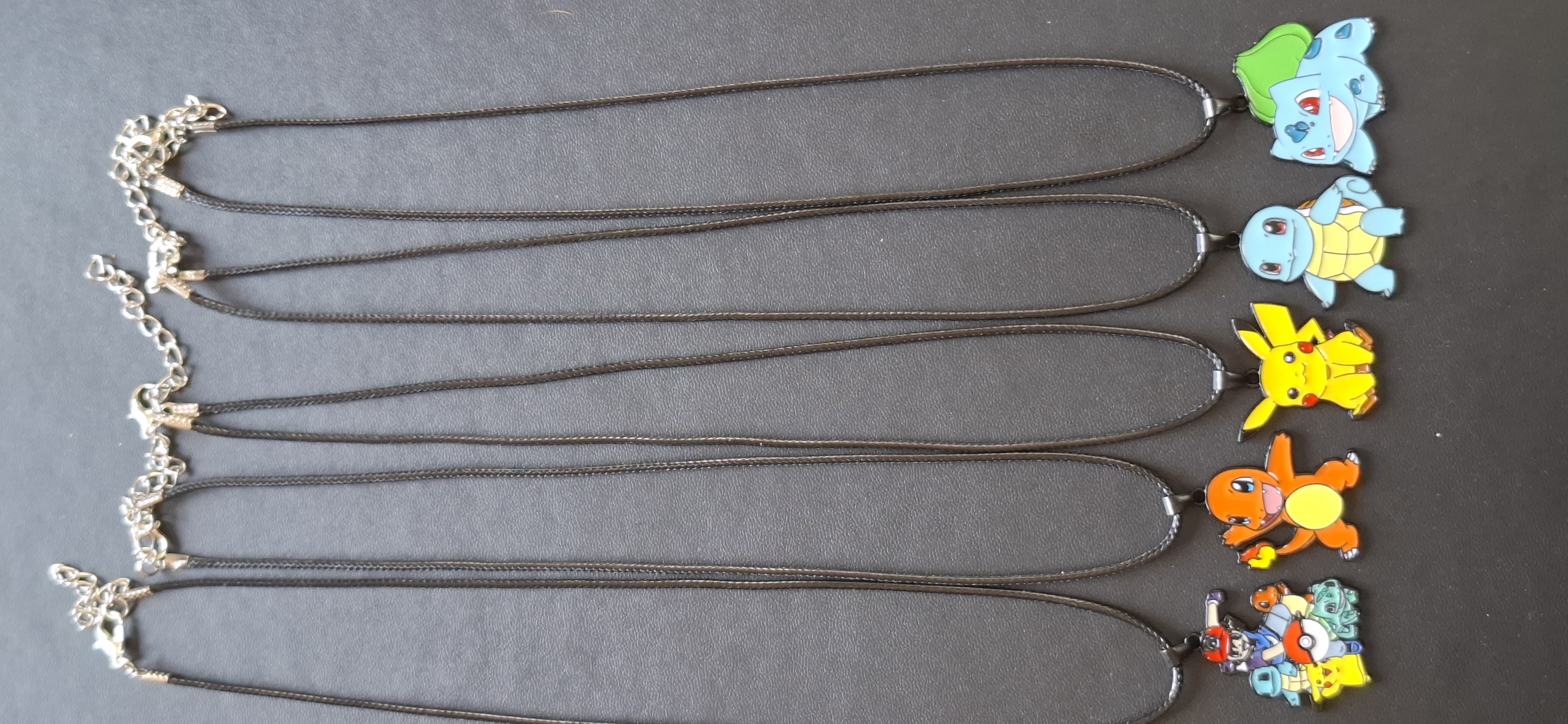 Handmade kettingen voor jongens en meisjes. PRIJS IS PER KETTING