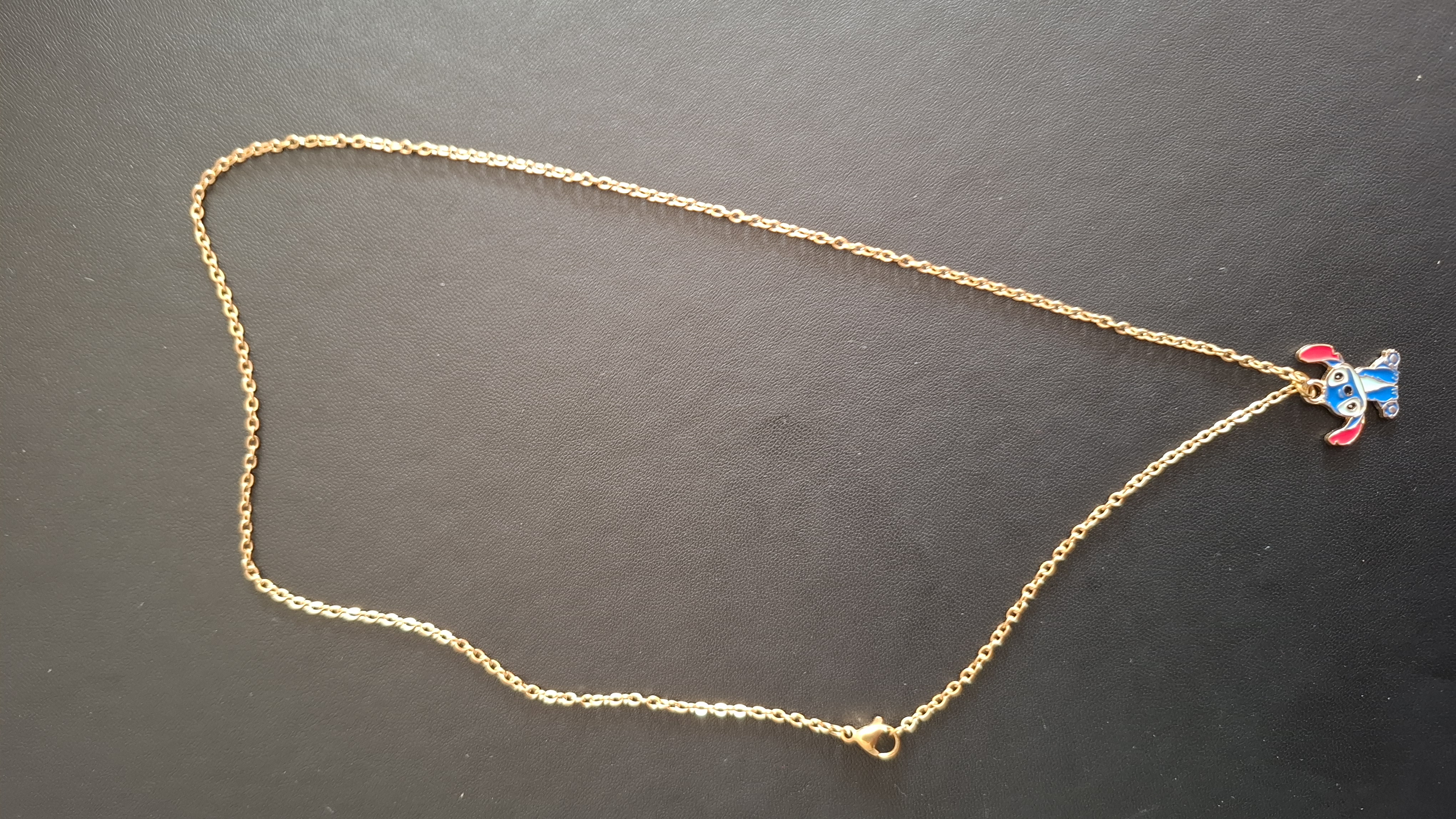 ketting in gouden kleur met Stitch